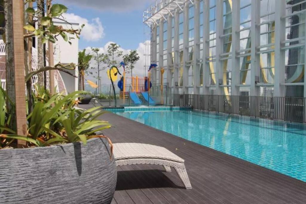 【Netflix】Suasana Suites,Nxt To Ciq【Poolgym&Wifi】 Johor Bahru Exterior photo